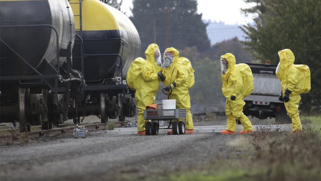HAZMAT Team Members Discusses Chemical Disaster